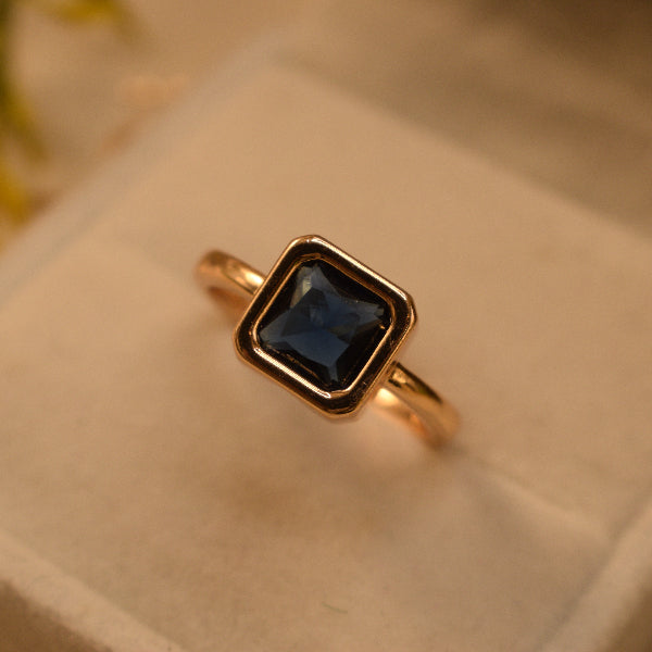 Fancy Unique Design Gold Plated Crystal Stone Ring For Girls/Women