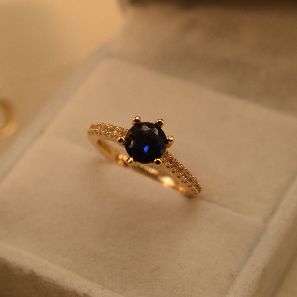 Stylish Unique Design Gold Plated Crystal Stones Ring For Girls/Women