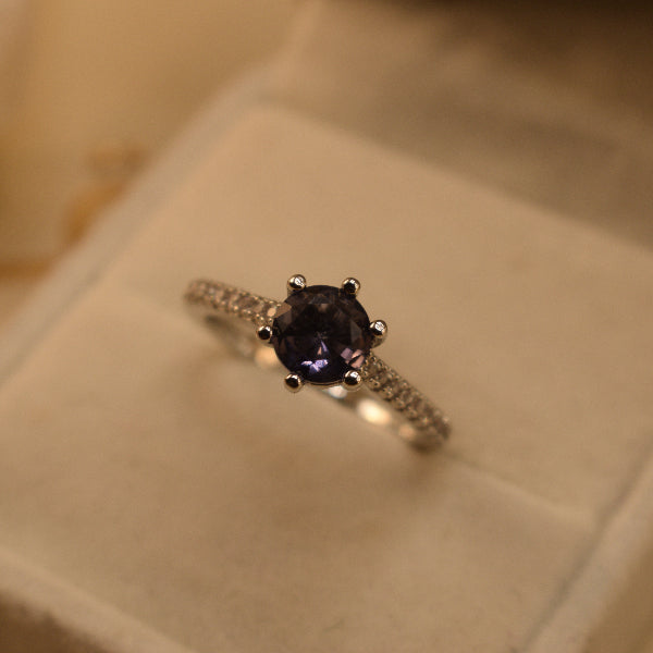 Gorgeous Unique Design Silver Plated Crystal Stones Ring For Girls/Women