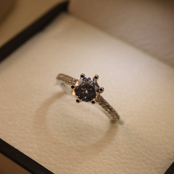 Gorgeous Unique Design Silver Plated Crystal Stones Ring For Girls/Women