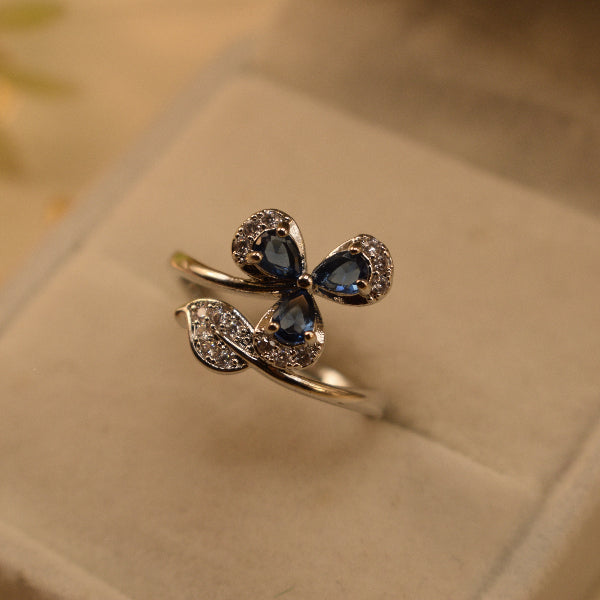 Beautiful Flower Design Silver Plated Crystal Stones Ring For Girls/Women