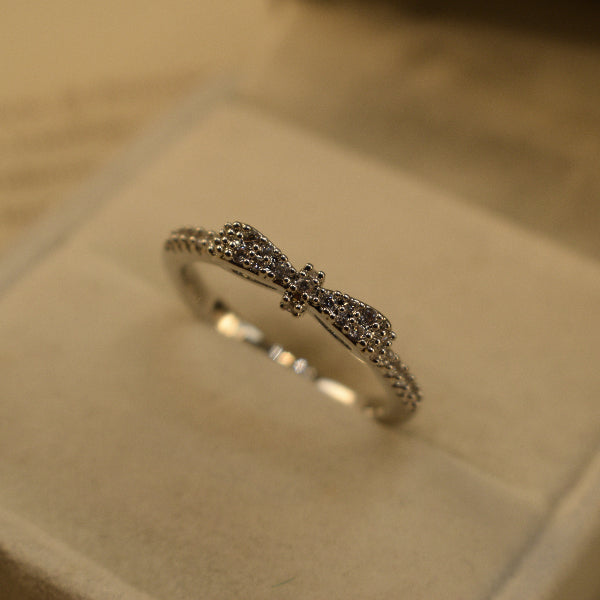 Dazzling Unique Design Crystal Stones Ring For Girls/Women