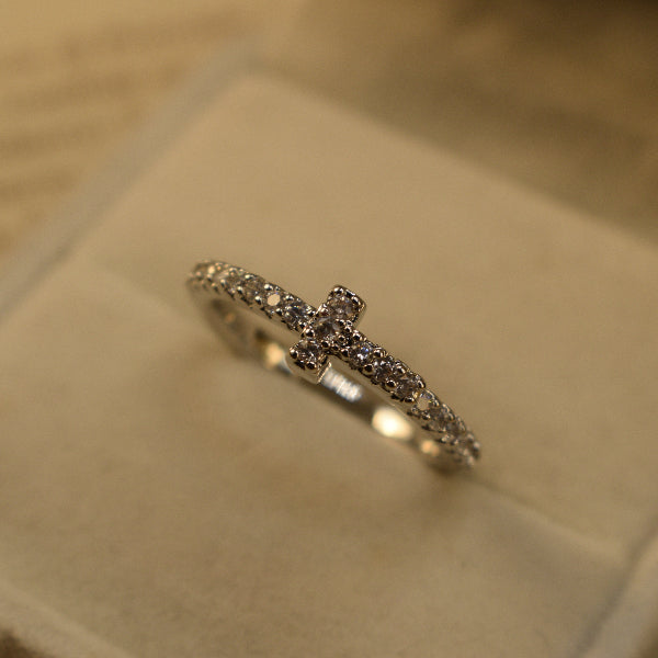 Stylish Unique Design Crystal Stones Ring For Girls/Women