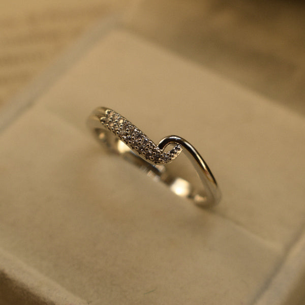 Gorgeous Unique Design Crystal Stones Ring For Girls/Women