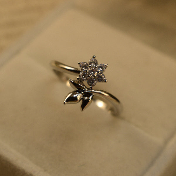 Elegant Unique Design Crystal Stones Ring For Girls/Women