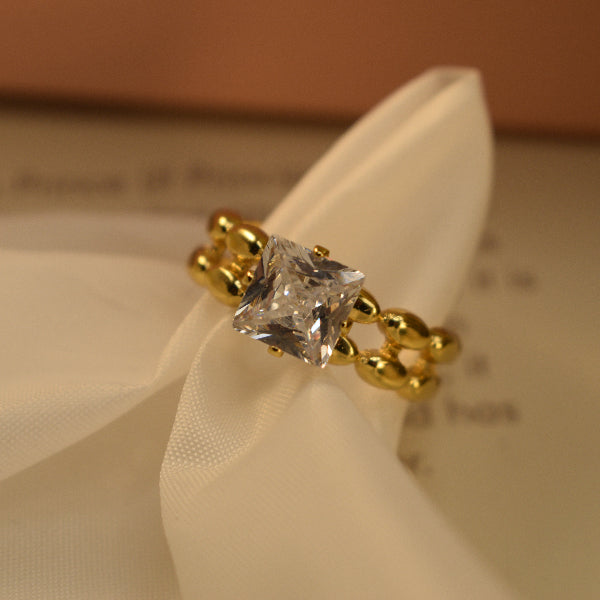 Beautiful Unique Design Gold Plated Crystal Stones Ring For Girls/Women