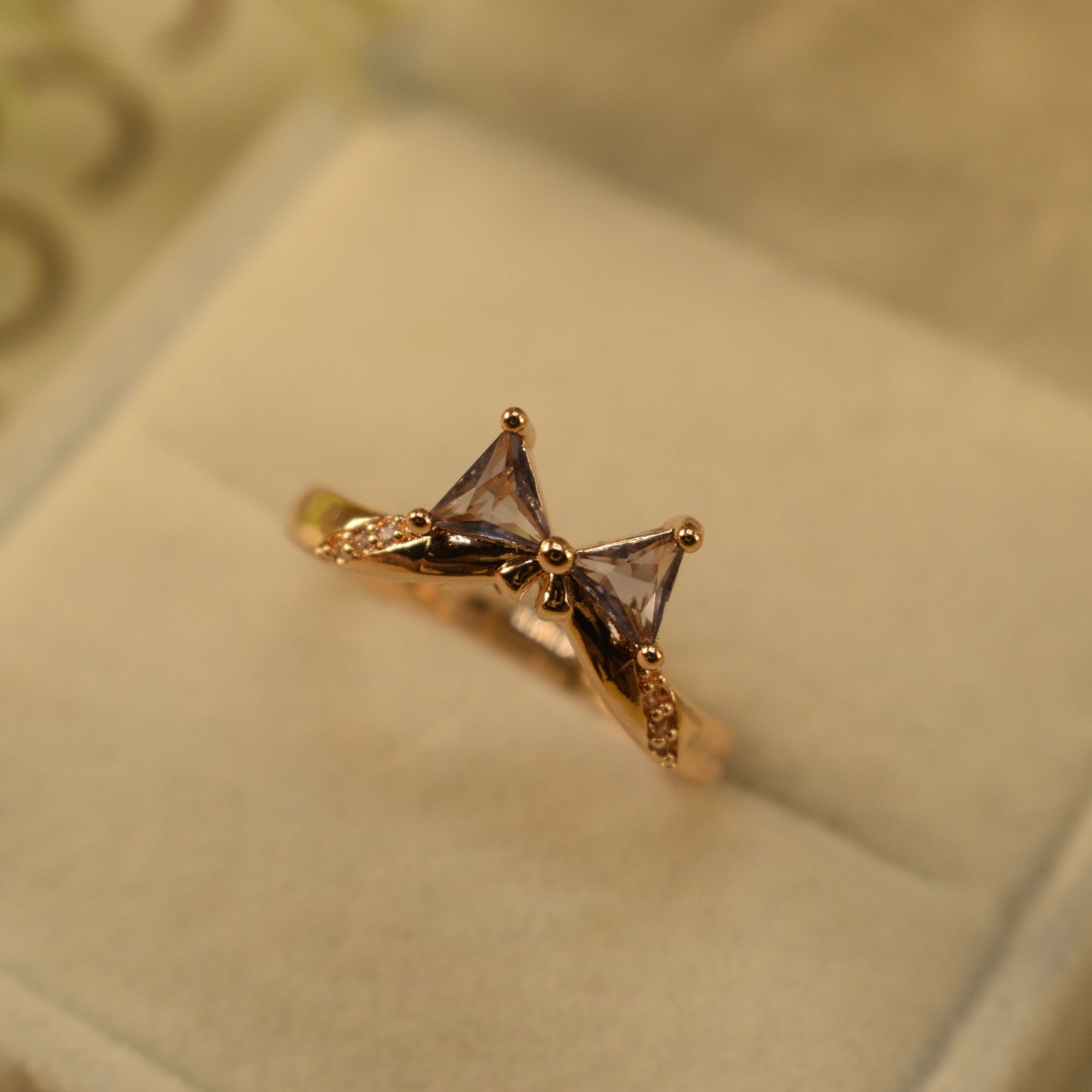Fancy Unique Design Gold Plated Crystal Stones Ring For Girls/Women