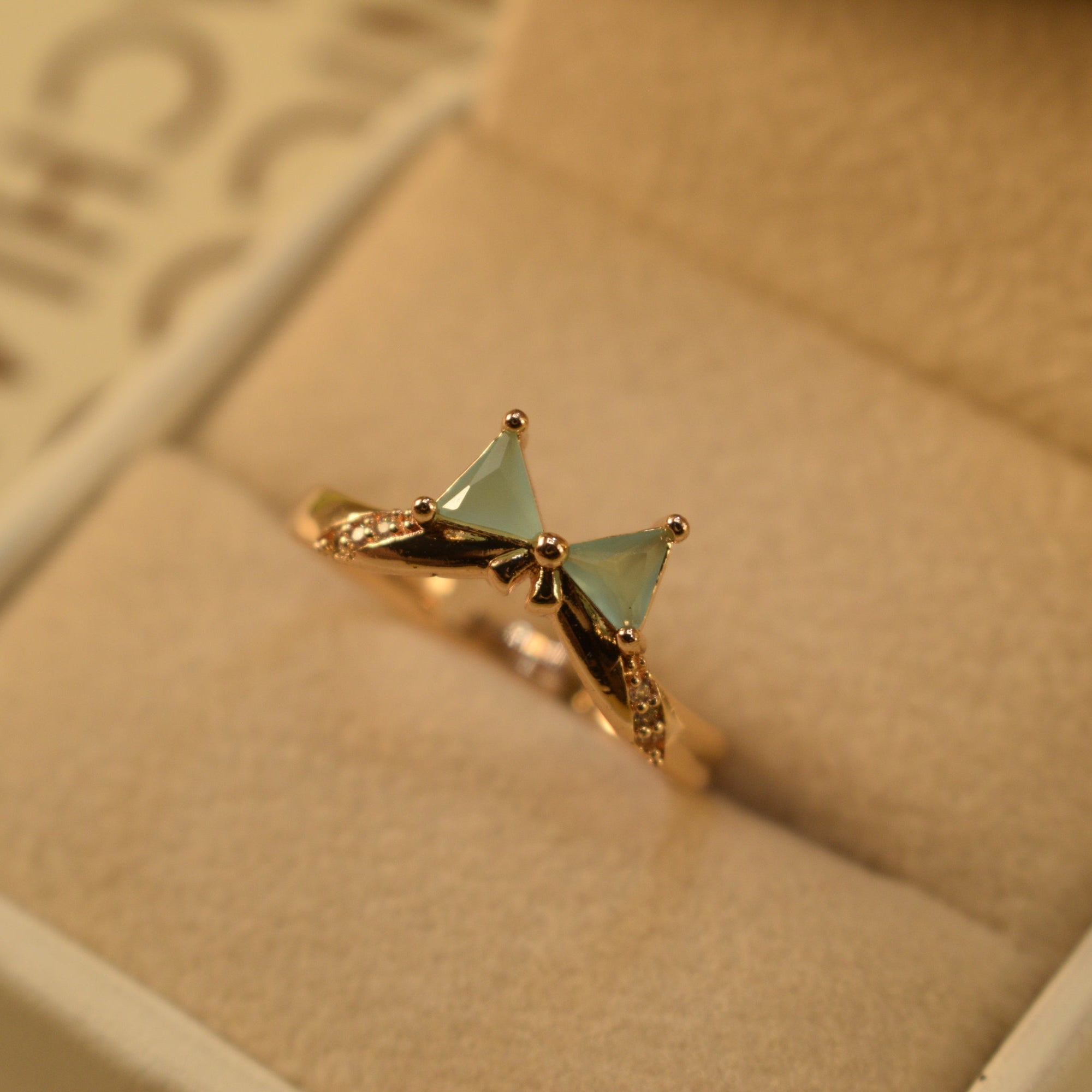 Fancy Unique Design Gold Plated Crystal Stones Ring For Girls/Women