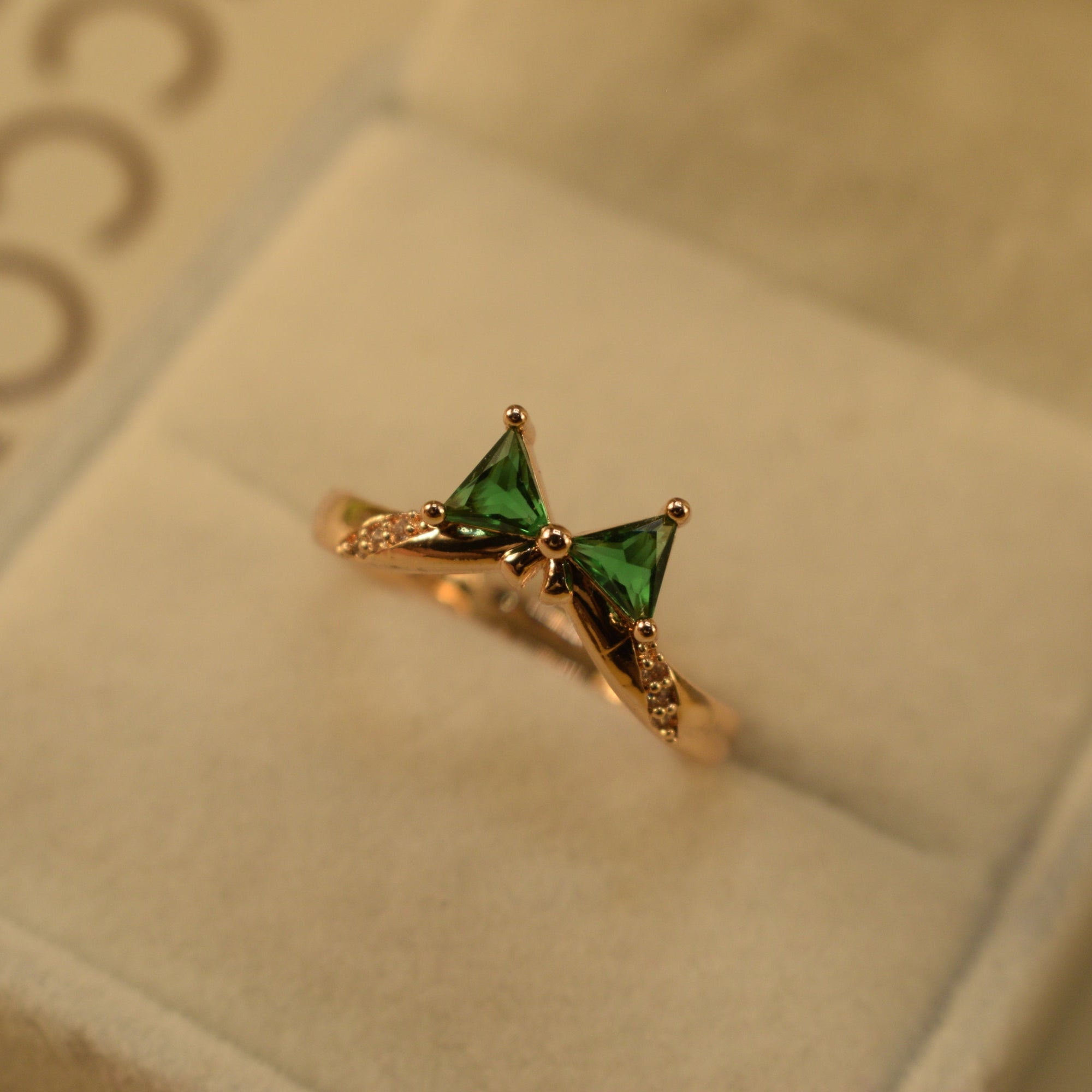 Fancy Unique Design Gold Plated Crystal Stones Ring For Girls/Women