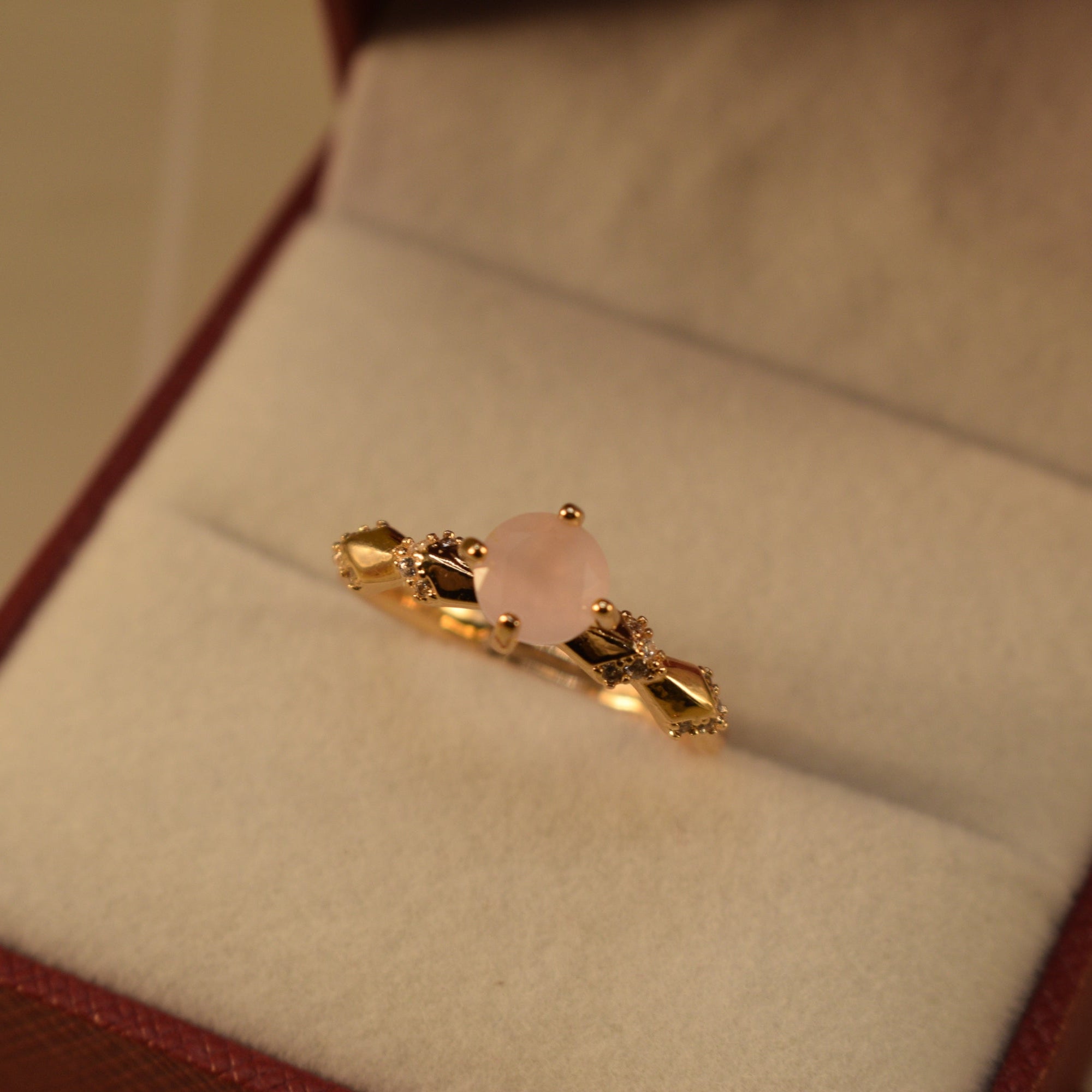 Glamorous Design Gold Plated Crystal Stones Ring For Girls/Women