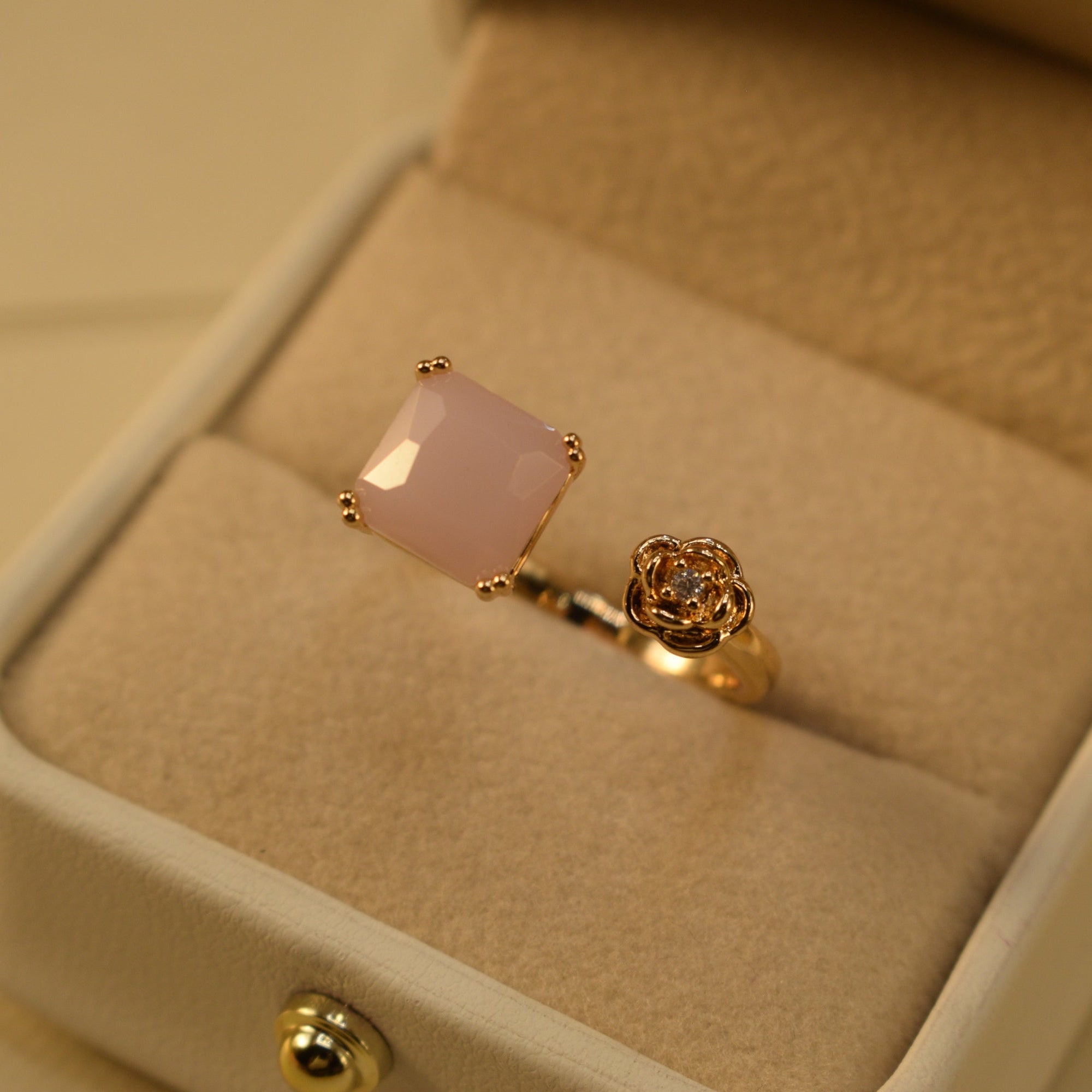 Luxury Design Gold Plated Crystal Stones Ring For Girls/Women