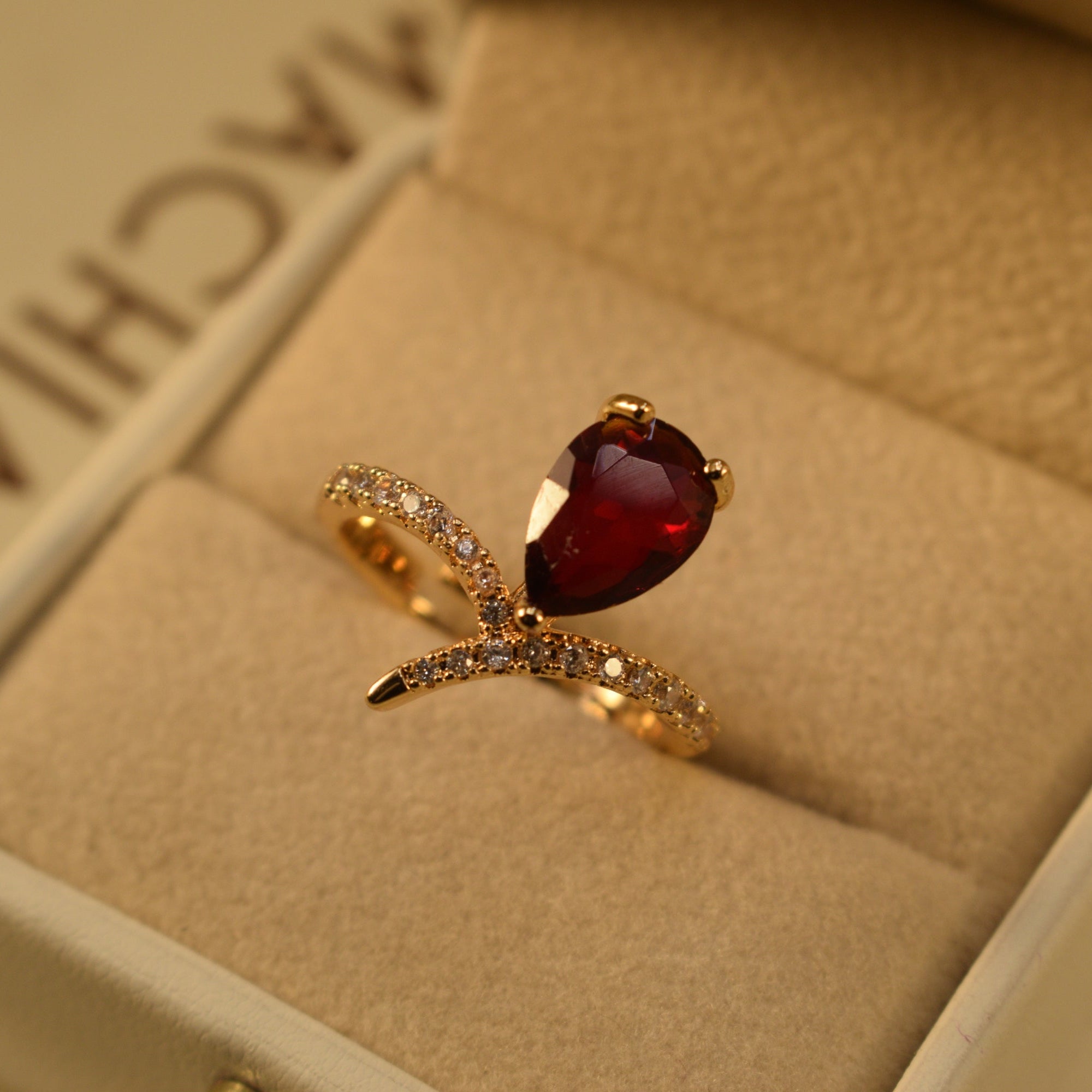 Elegant Design Gold Plated Crystal Stones Ring For Girls/Women
