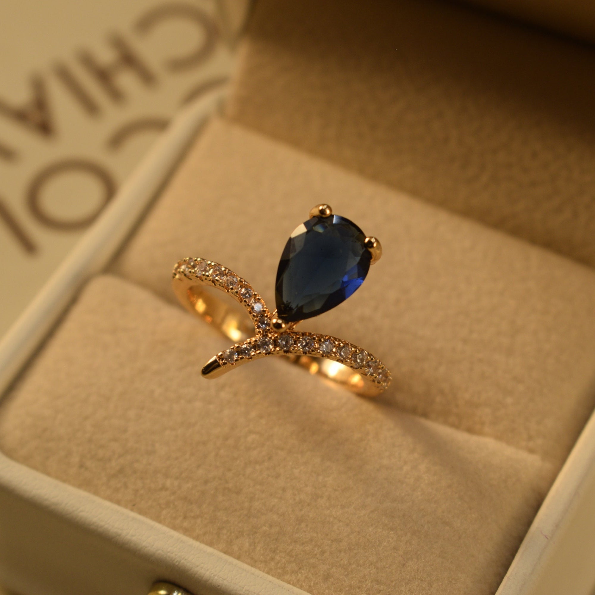 Elegant Design Gold Plated Crystal Stones Ring For Girls/Women