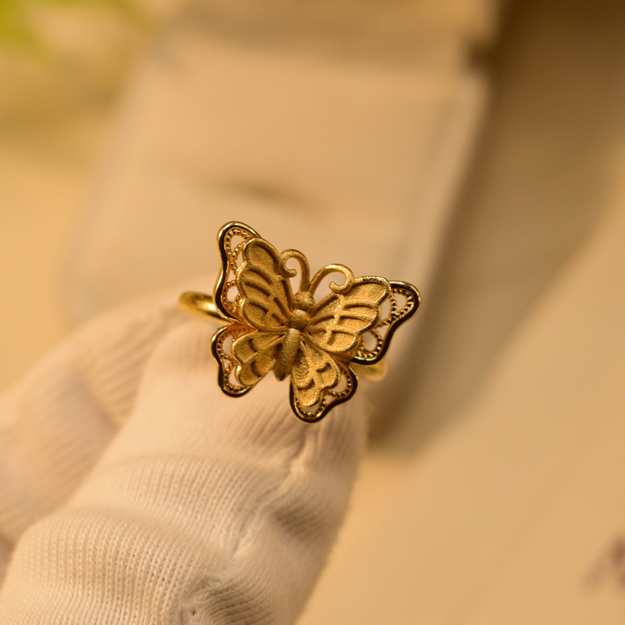 Dazzling Unique Design Gold Plated Ring For Girls/Women