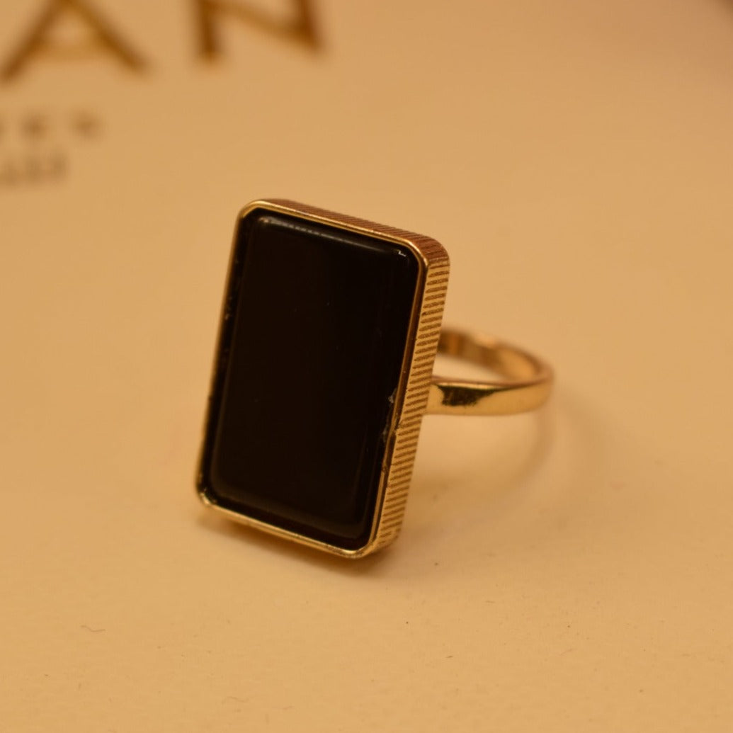 Elegant Design Golden Black Stone Ring for Girls/Women