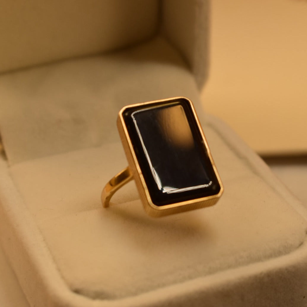 Elegant Design Golden Black Stone Ring for Girls/Women