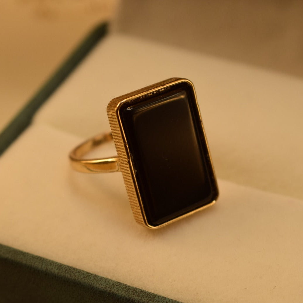 Elegant Design Golden Black Stone Ring for Girls/Women