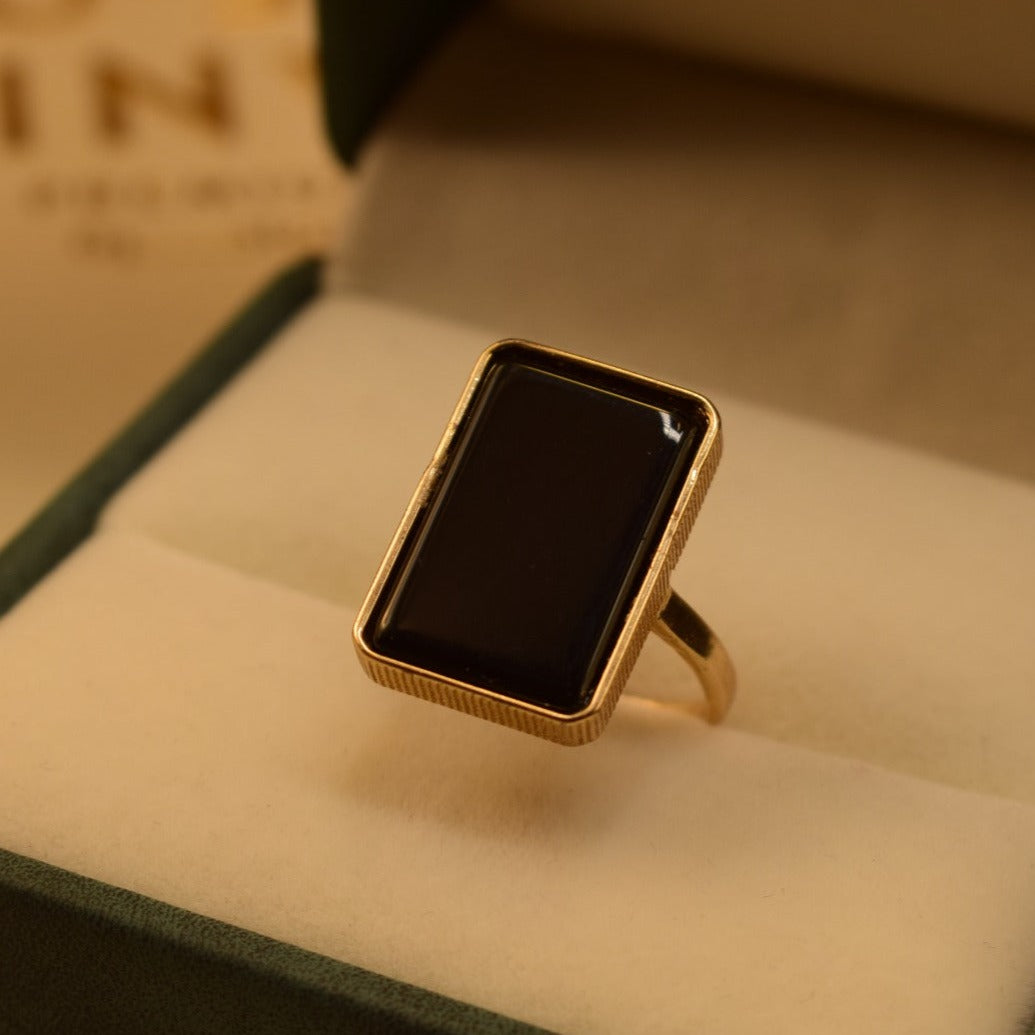 Elegant Design Golden Black Stone Ring for Girls/Women