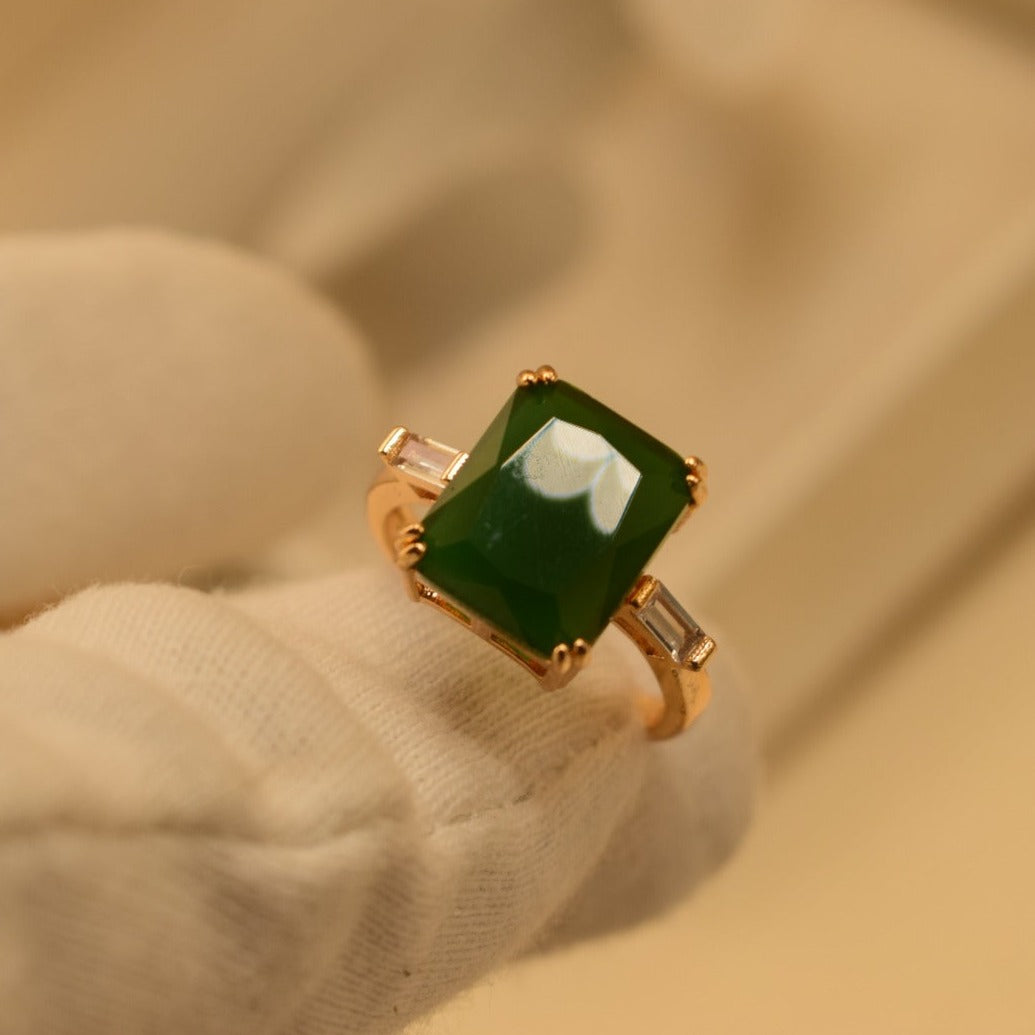 Buy quality 916 gold green colour stone fancy ladies ring in Ahmedabad