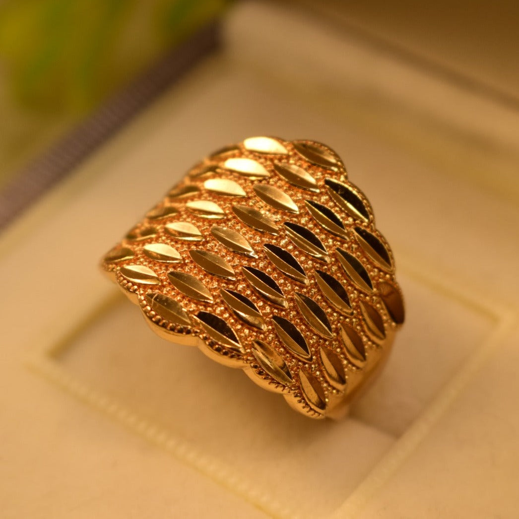 Unique Design Golden Ring for Girls/Women