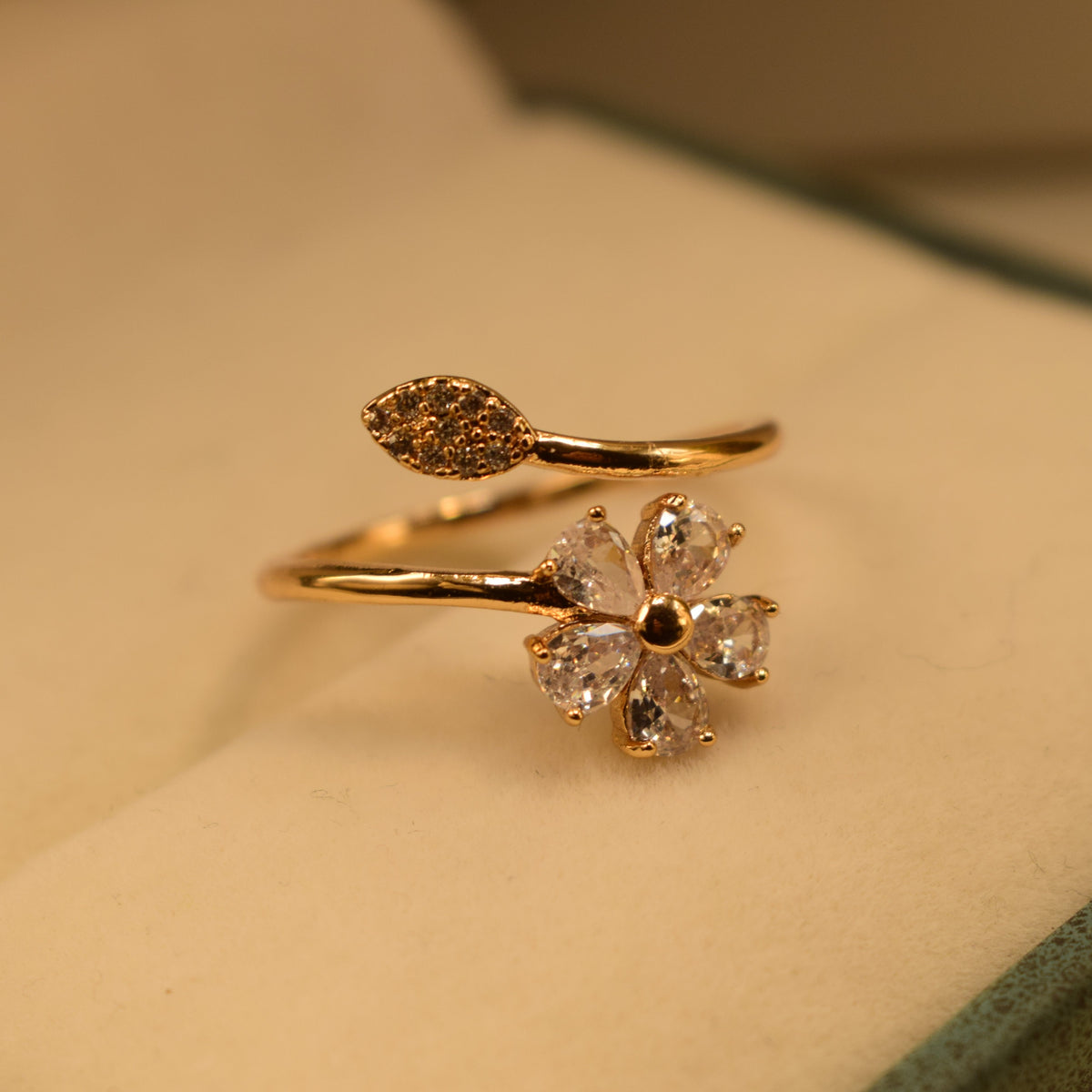 Single Flower Gold Ring Design True Impon Ring Light Weight Floral