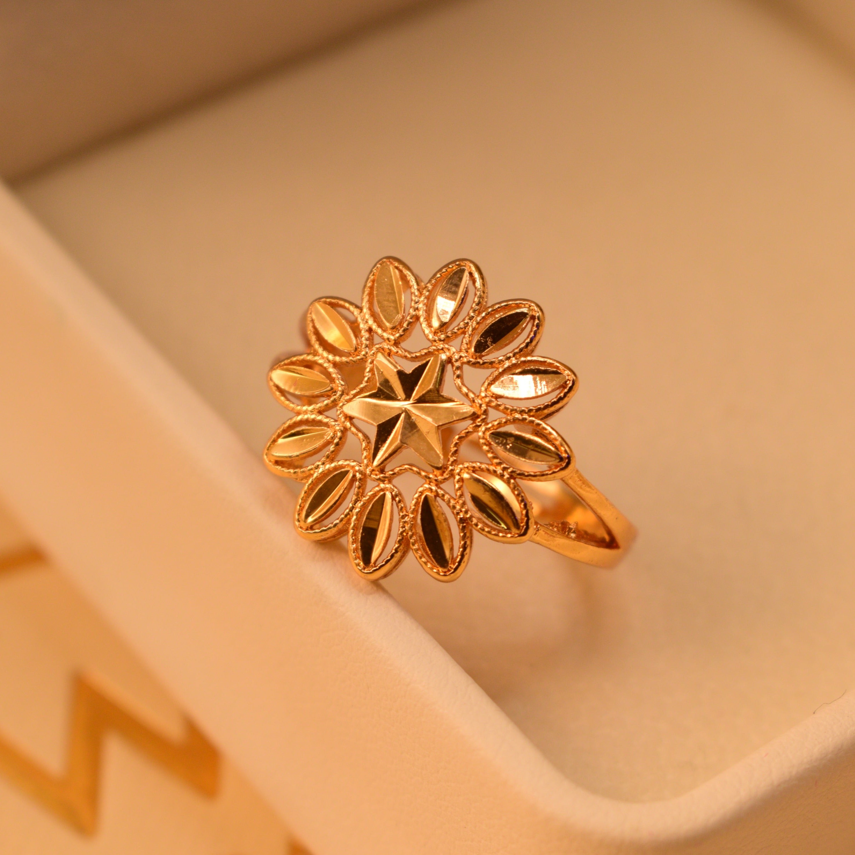 Beautiful Stylish Inlaid Star Design Ring for Girls/Women