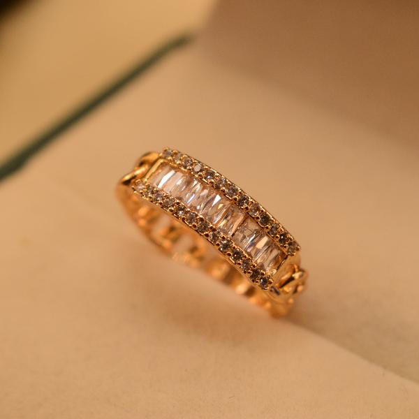 Glamorous Gold Plated Crystal Stones Ring For Girls/Women