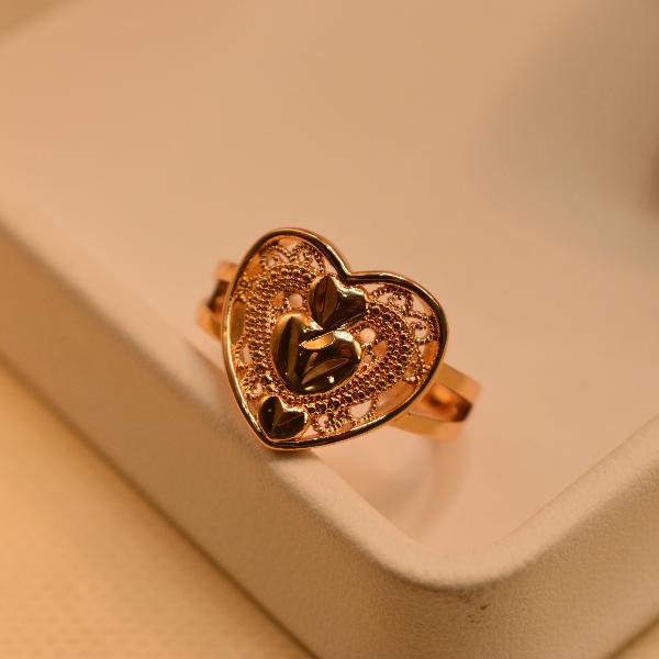 Stylish Unique Heart Design Gold Plated Ring For Girls/Women