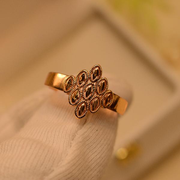 Elegant Unique Design Gold Plated Ring For Girls/Women