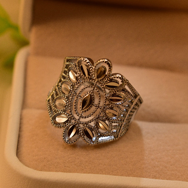 Gorgeous Unique Flower Design Ring For Girls/Women