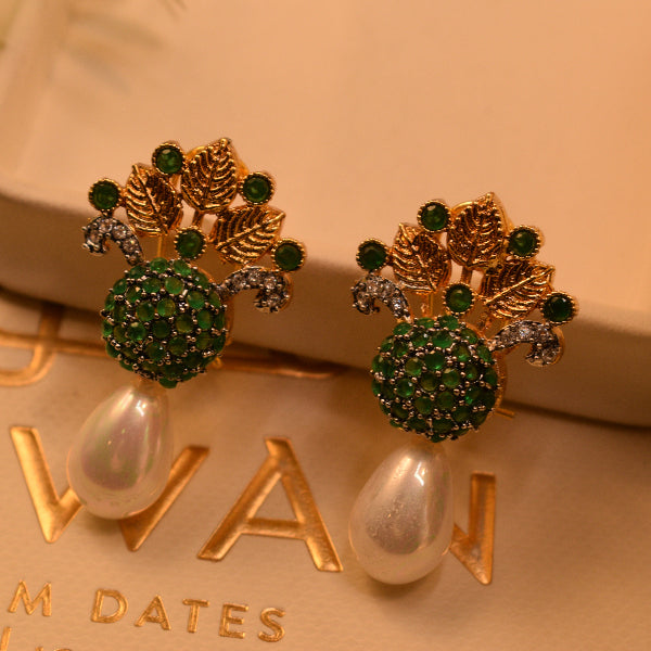 Gorgeous Design Gold Plated Crystal Stones Earrings For Girls/women