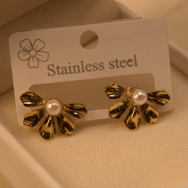 Dazzling Unique Design Gold Plated Pearls Earrings For Girls/women