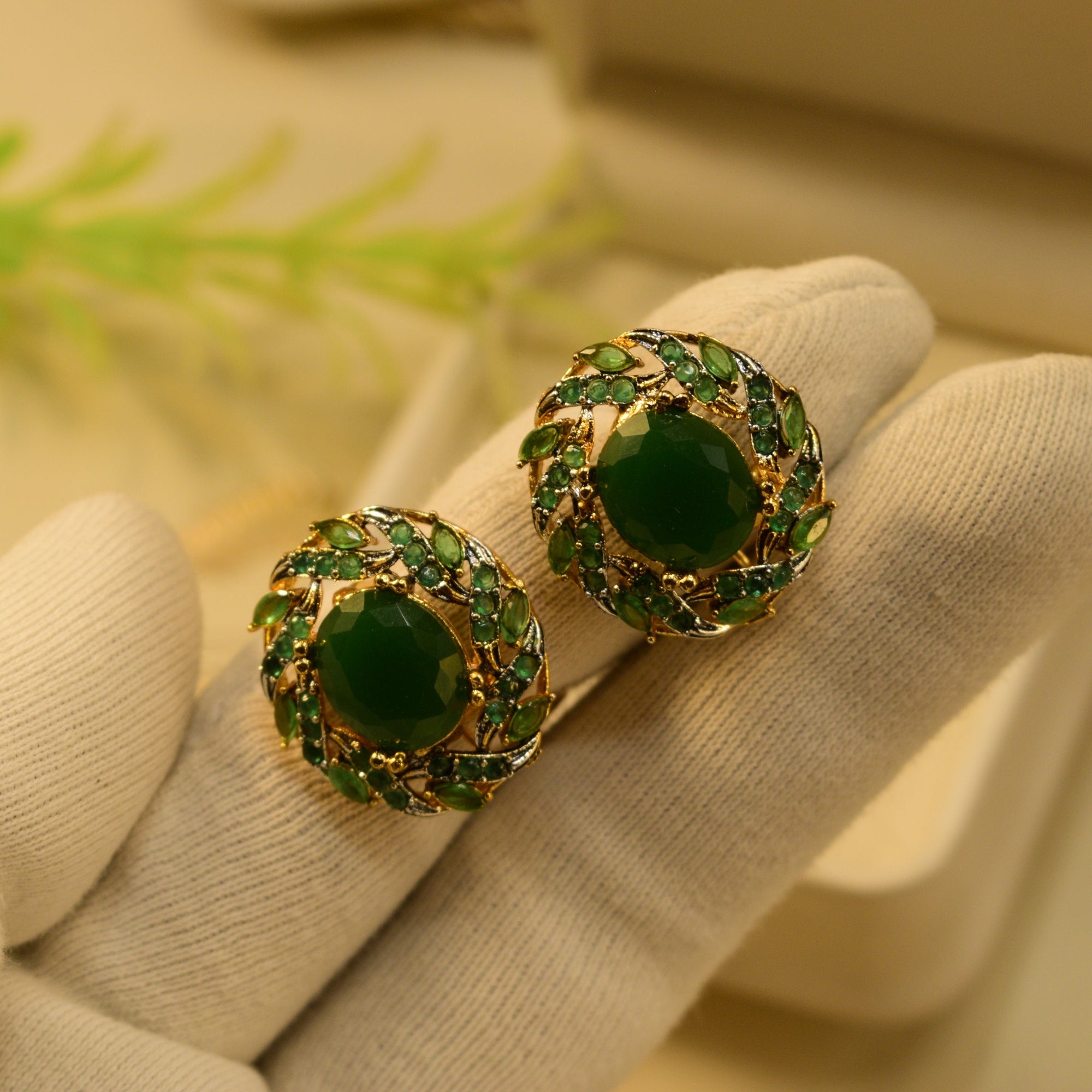 Gorgeous Design Gold Plated Crystal Stones Earrings For Girls/women