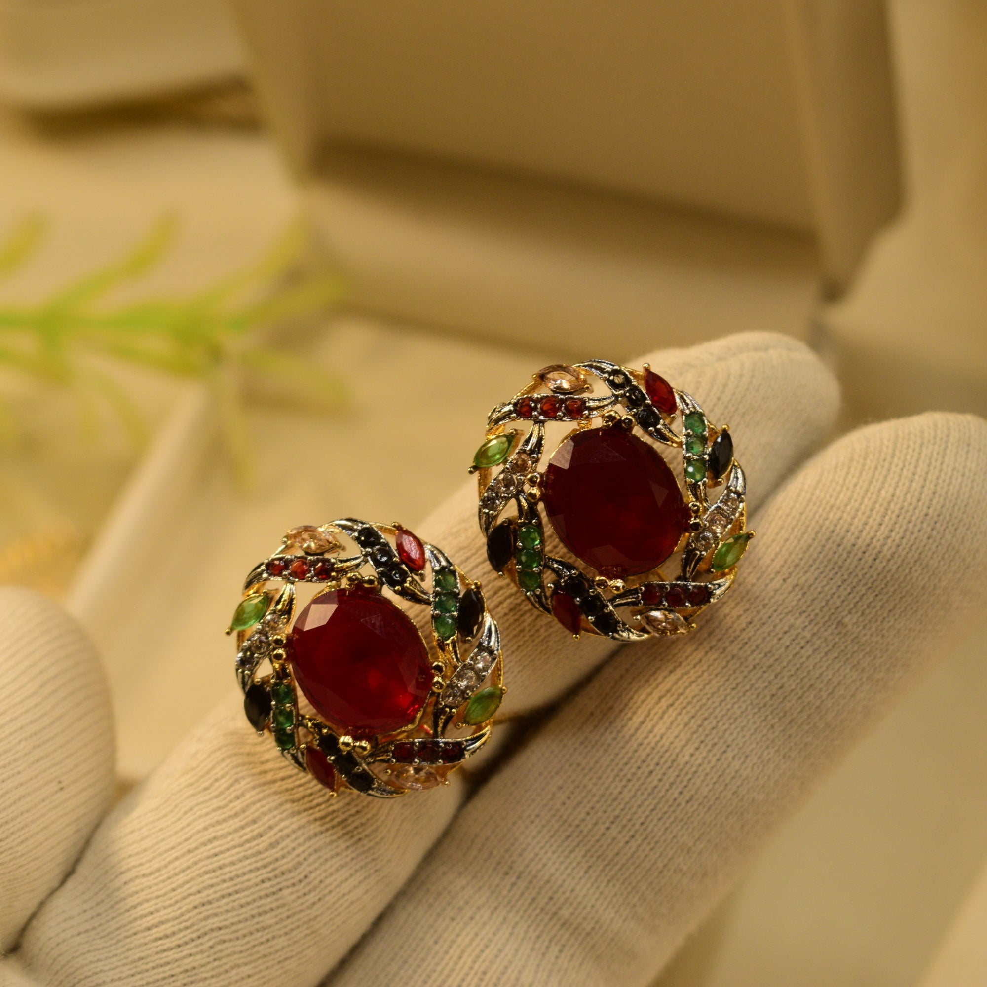 Gorgeous Design Gold Plated Crystal Stones Earrings For Girls/women