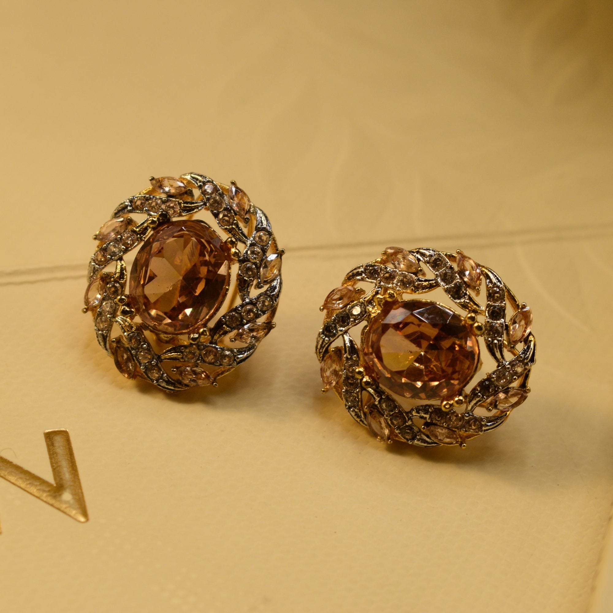Gorgeous Design Gold Plated Crystal Stones Earrings For Girls/women