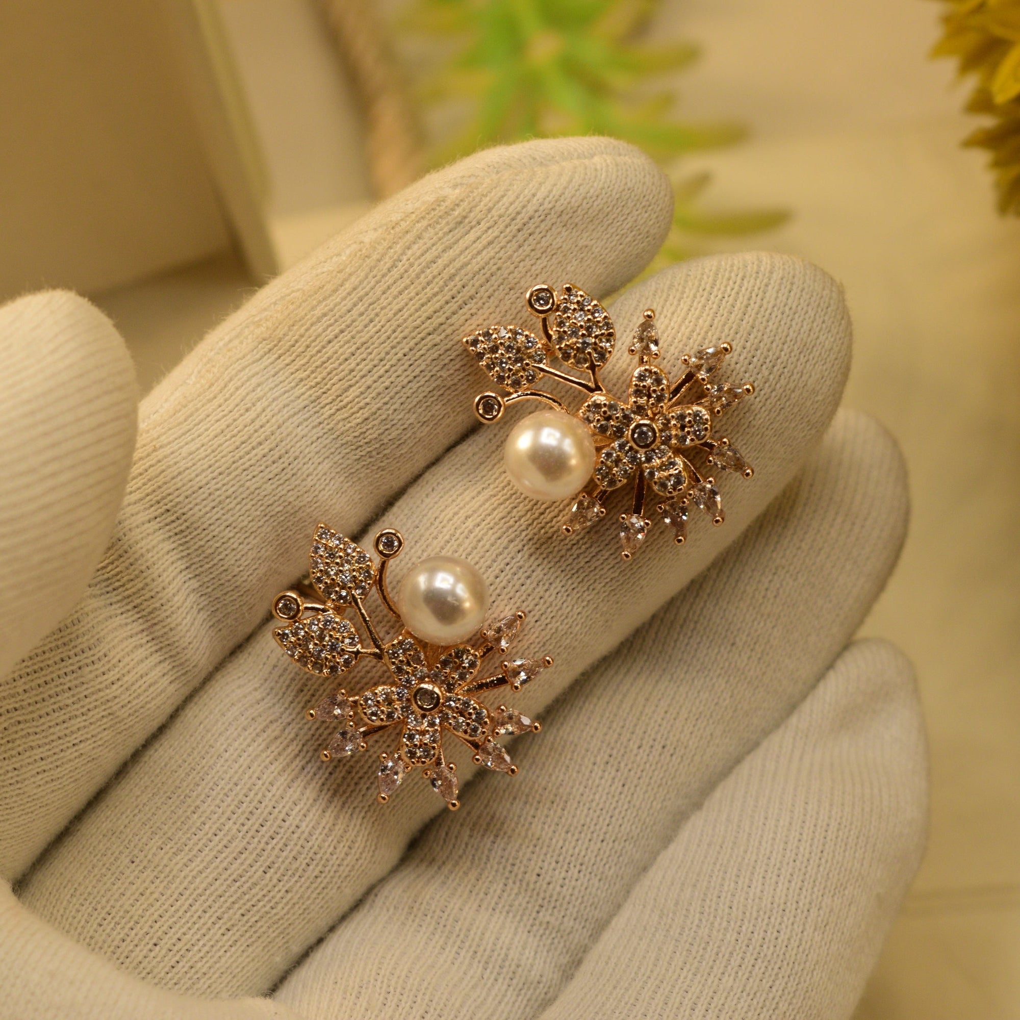 Elegant Design Gold Plated Crystal Stones Earrings For Girls/women