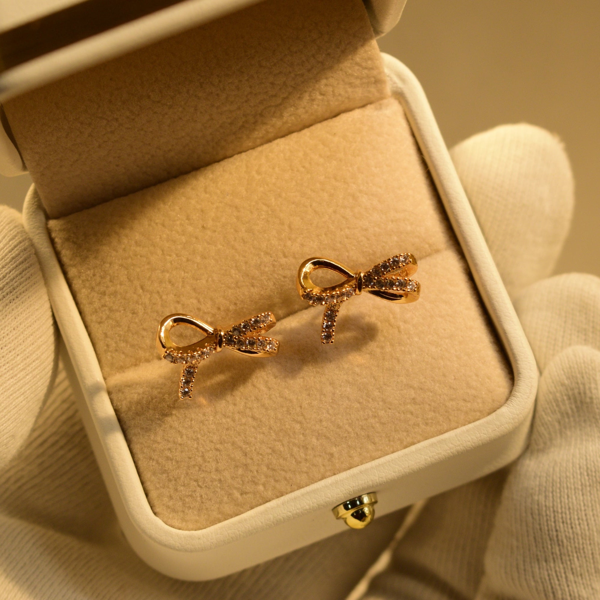 Glamorous Design Gold Plated Crystal Stones Earrings For Girls/women
