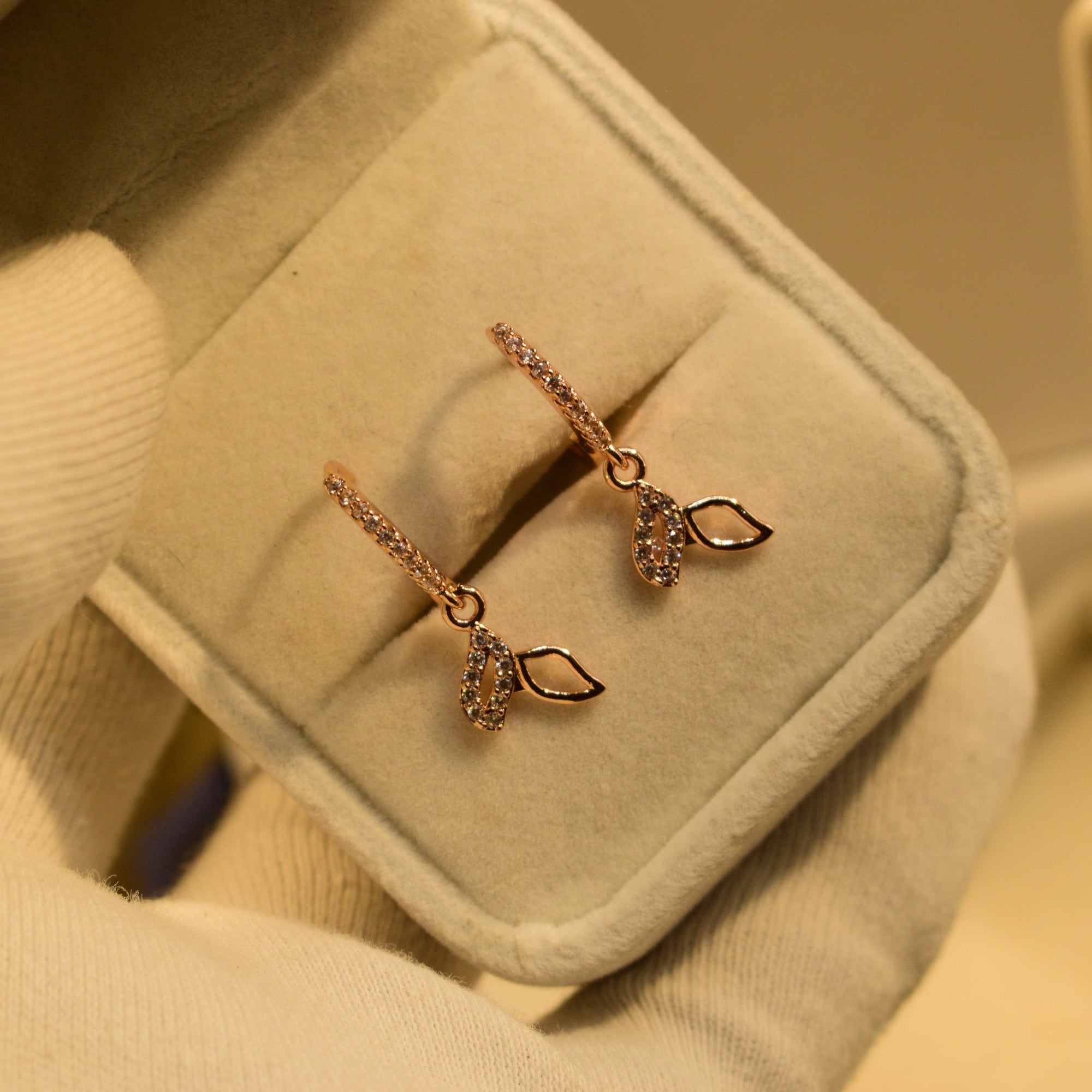 Beautiful Design Gold Plated Crystal Stones Earrings For Girls/women