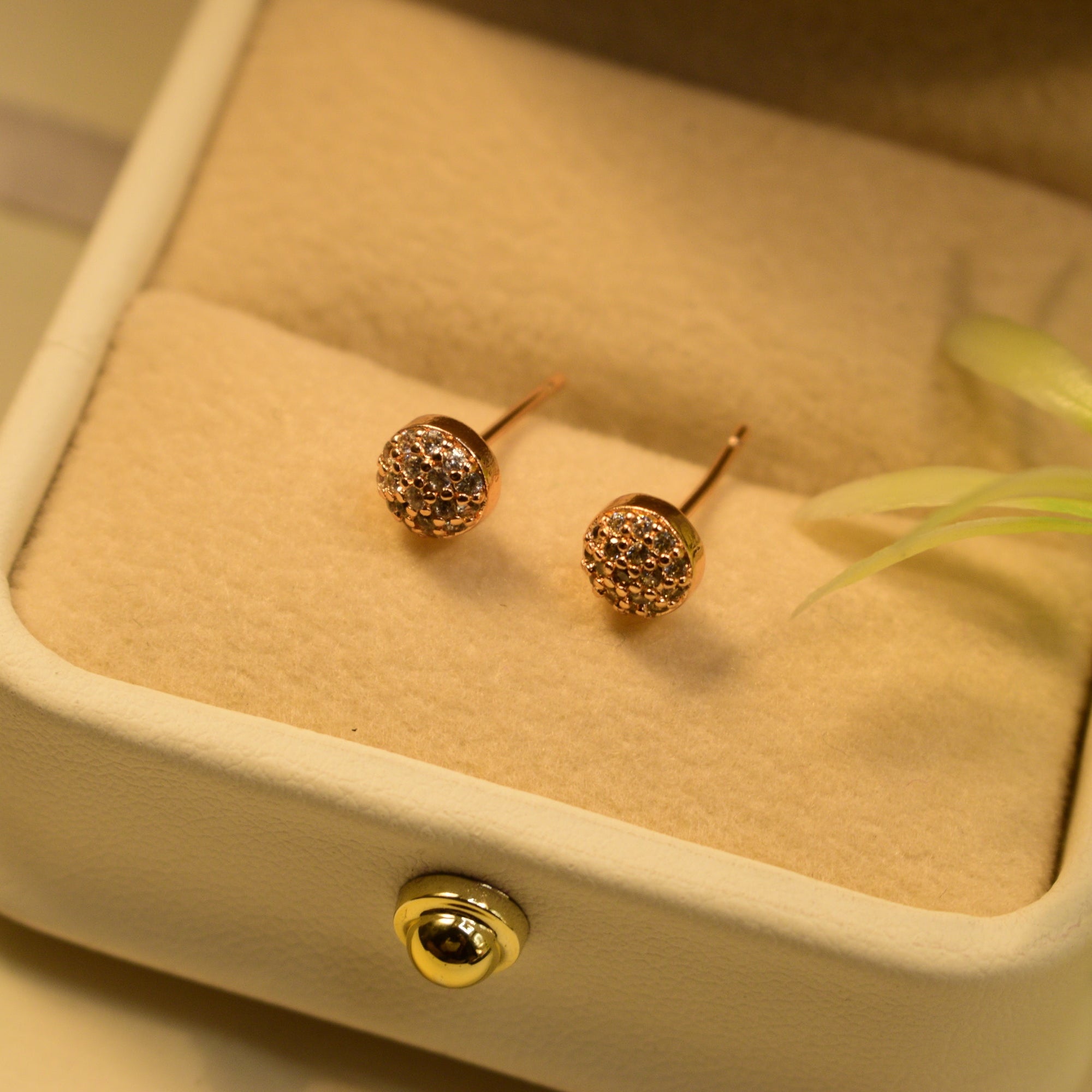 Dazzling Design Gold Plated Crystal Stones Earrings For Girls/women