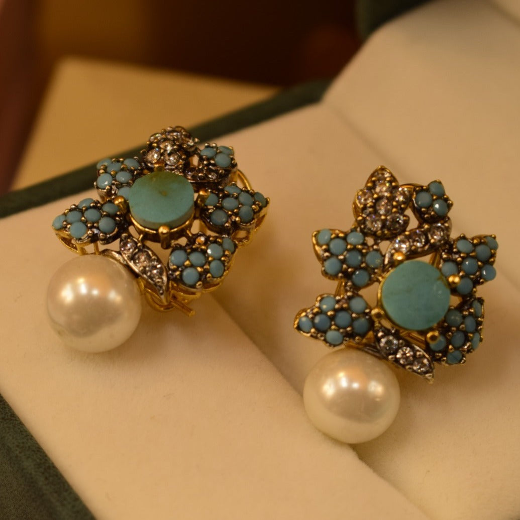 Stylish Design Golden Farozi Stones Earrings For Girls/women.