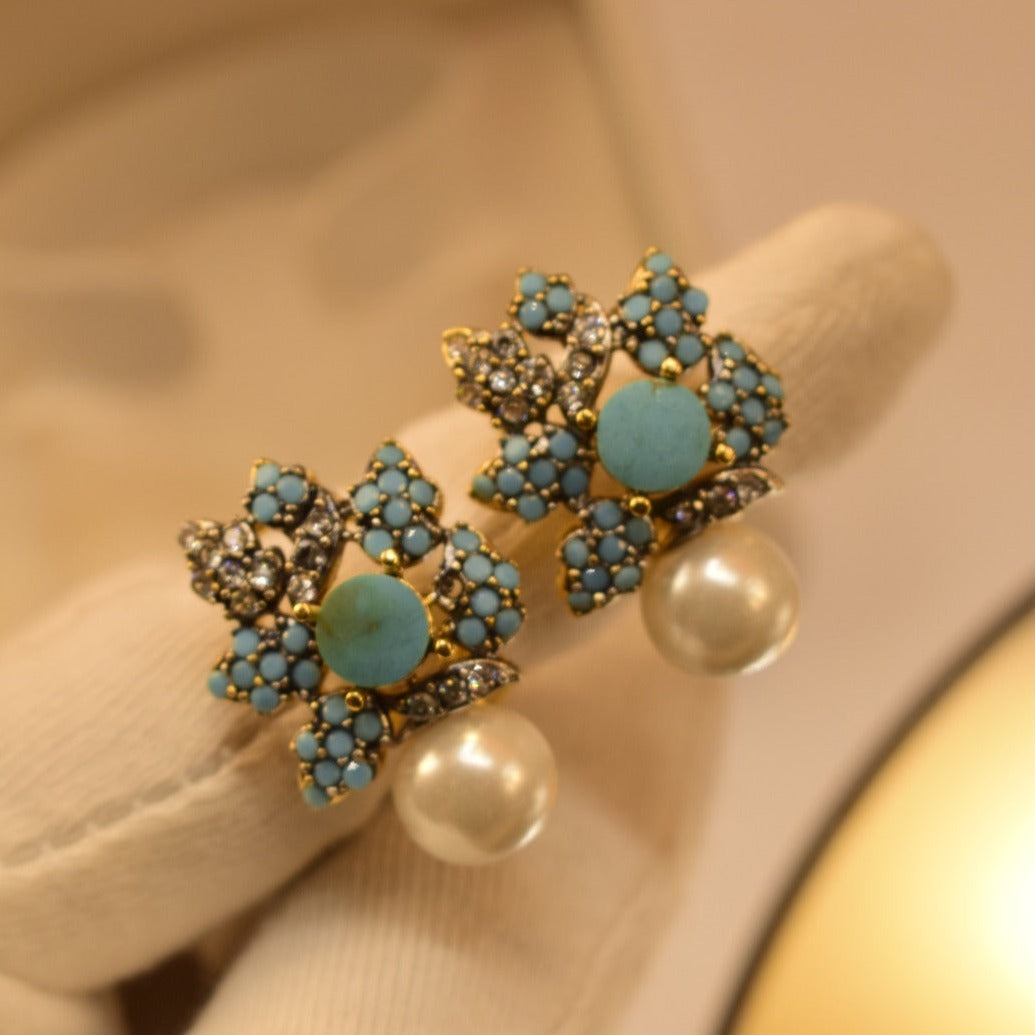 Stylish Design Golden Farozi Stones Earrings For Girls/women.