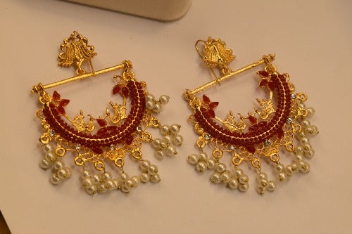 Elegant Design Golden White/Red/Green/Black Stones Earrings For Girls/women.