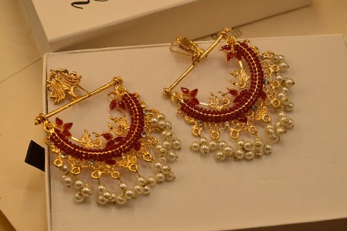 Elegant Design Golden White/Red/Green/Black Stones Earrings For Girls/women.