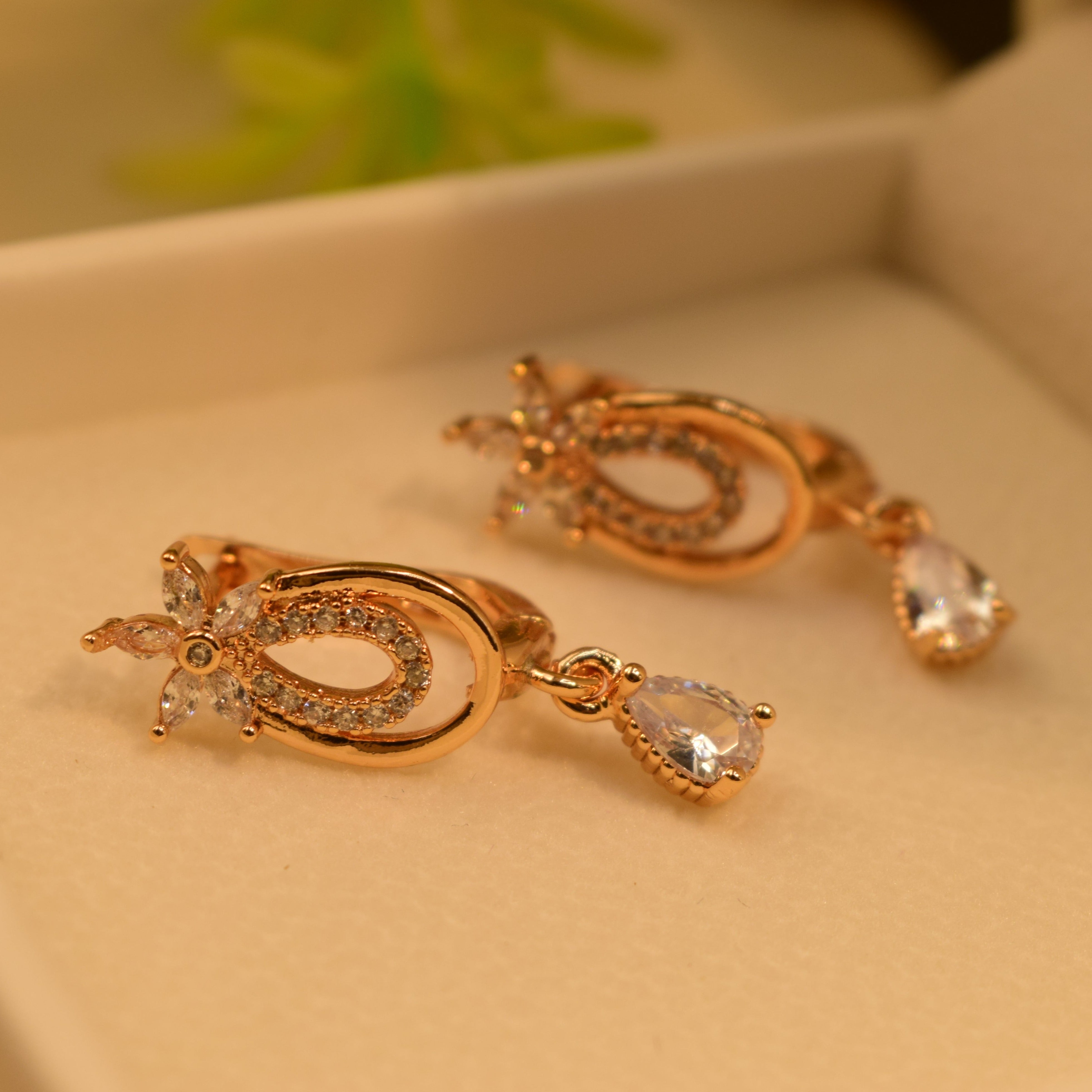 Beautiful Design Gold Plated Earrings For Girls/women