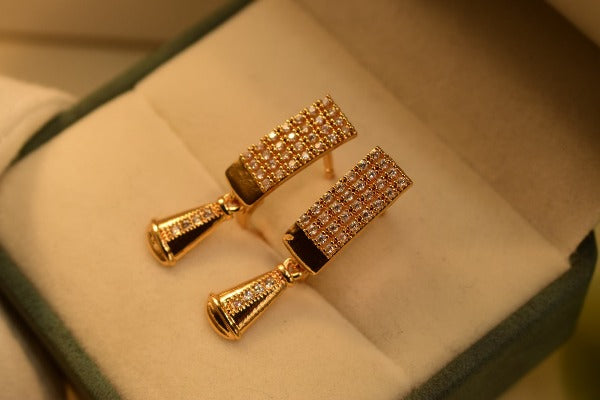 Elegant Design Golden Earrings For Girls/women.