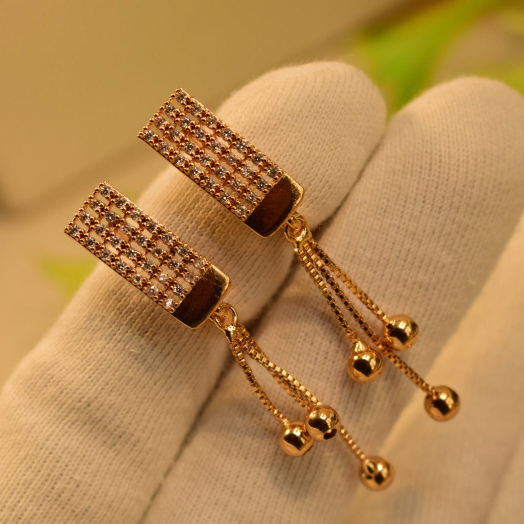 Elegant Design Golden Earrings For Girls/women.