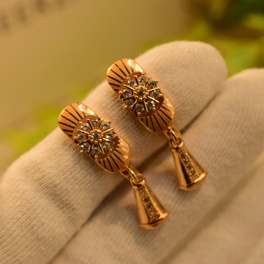 Elegant Design Golden Earrings For Girls/women.