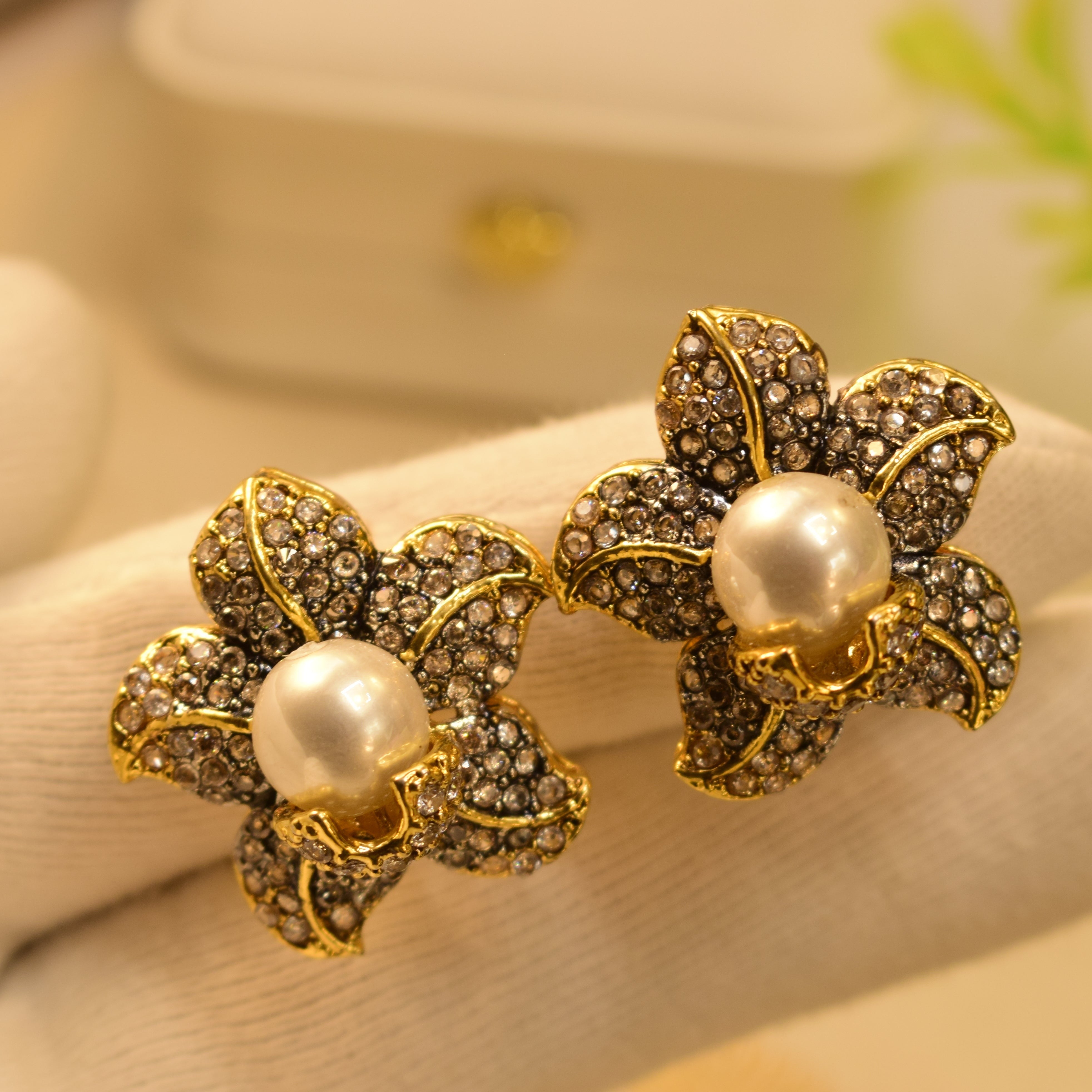 Stylish Gold Plated Earrings For Girls/women