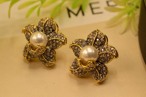 Stylish Gold Plated Earrings For Girls/women