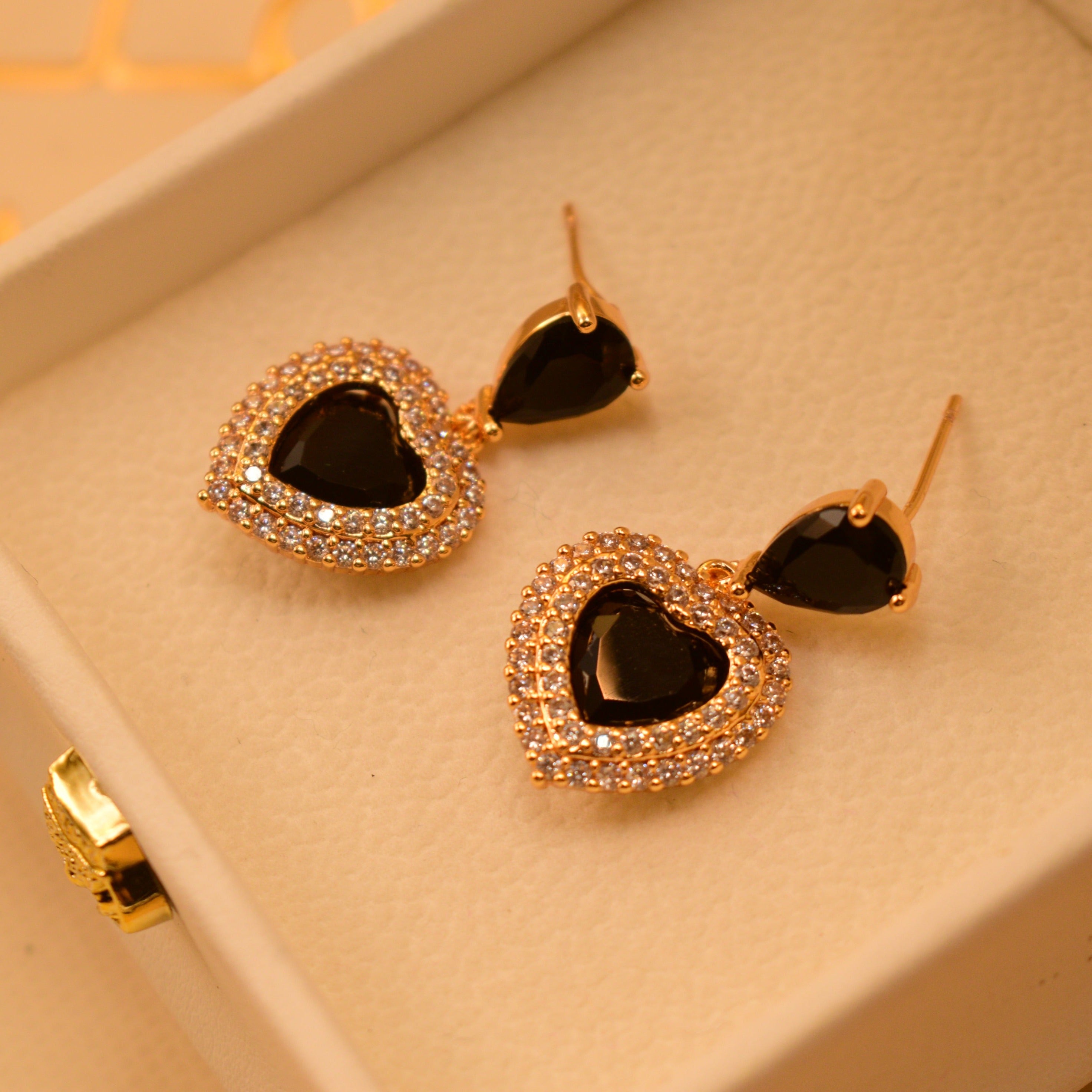 Majestic Heart Design Earrings For Girls/Women